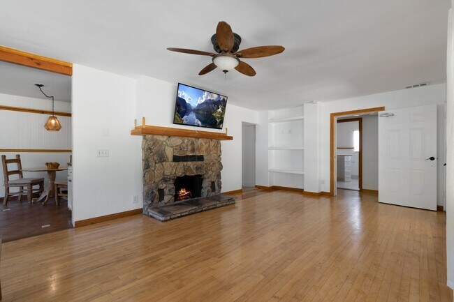 Building Photo - 228 N Pueblo Ave