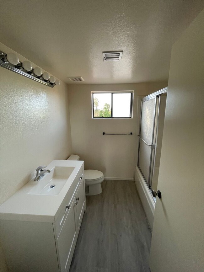 Building Photo - Palm Springs 3 br 3 bth on Golf Course