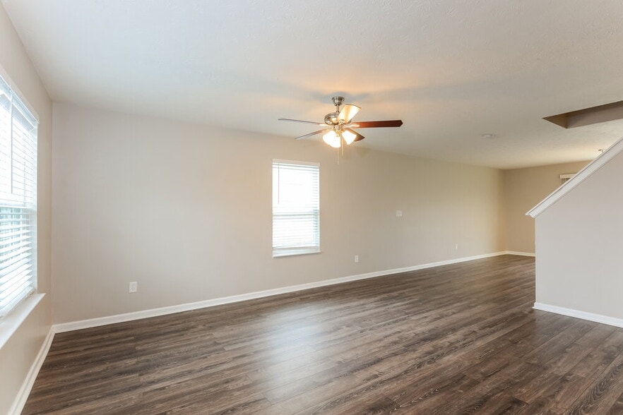 Building Photo - 508 Grassy Bend Dr