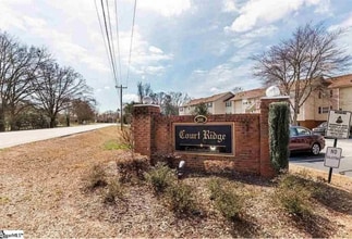 Building Photo - 2 bedroom 2 bathroom condo near Furman