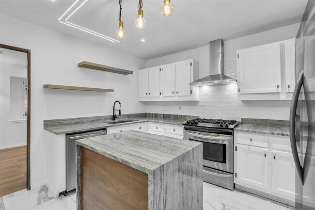 Building Photo - 41 Hickory Oak Dr