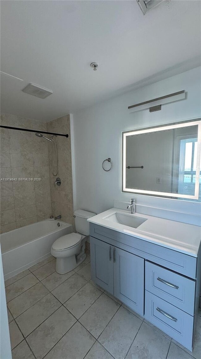 Building Photo - 1900 N Bayshore Dr