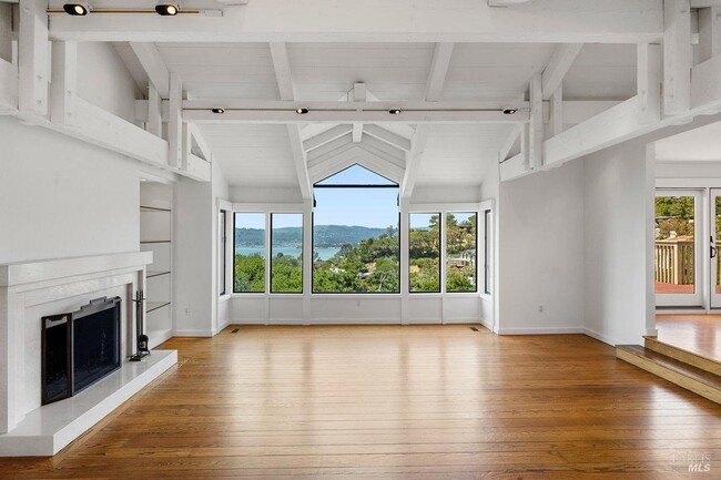 Building Photo - 19 Venado Dr