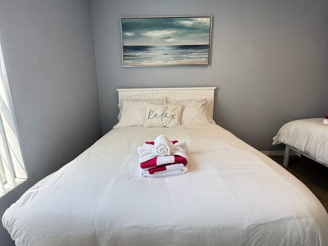 Building Photo - 4735 Vero Beach Pl