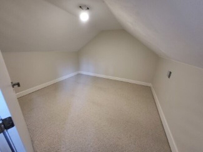 Building Photo - MOSS CREEK - Fairlawn Ct.