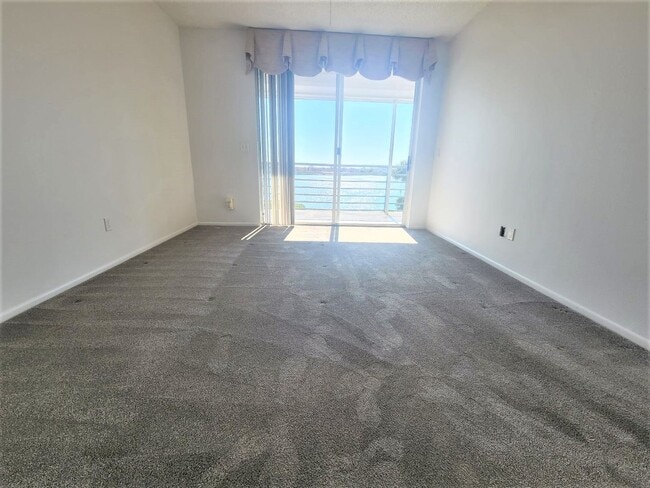 Building Photo - Condo - Coral Pointe At Harbourside with Water Views