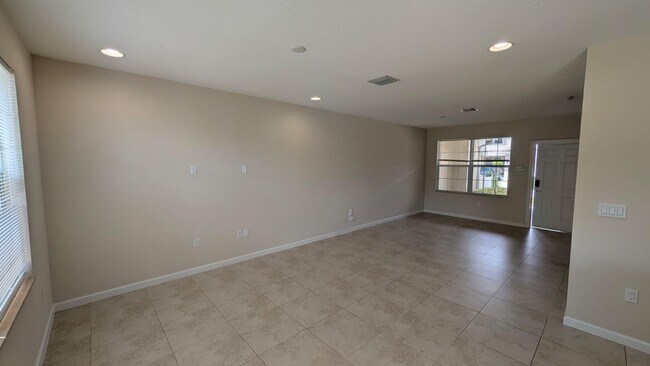 Building Photo - 2900 NW Treviso Cir