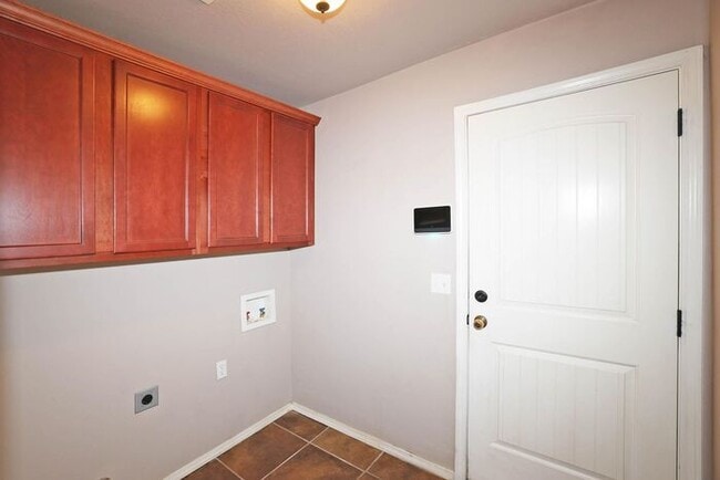 Building Photo - 8300 Irvington Ct