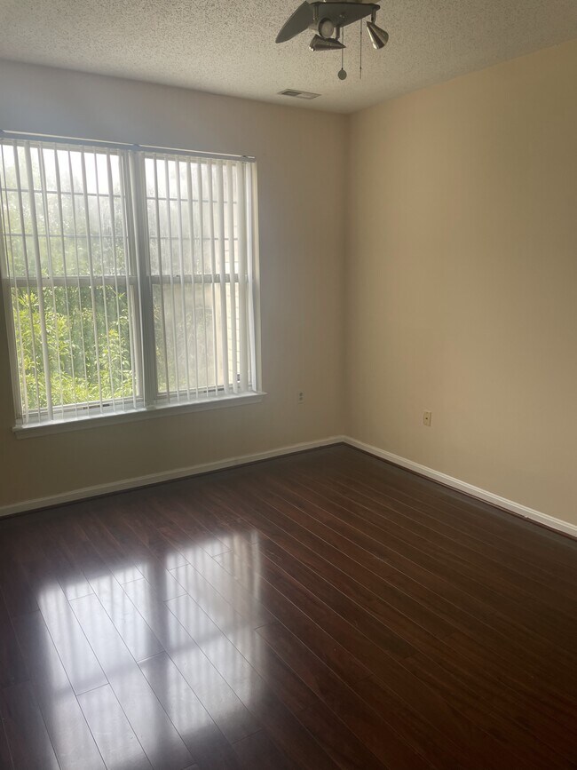 Building Photo - 7210 Bogley Rd