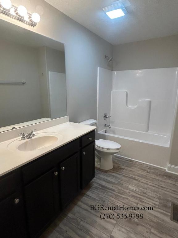 Building Photo - 506 Labrador Dr