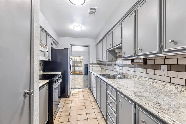 Building Photo - 5869 Sampley Way