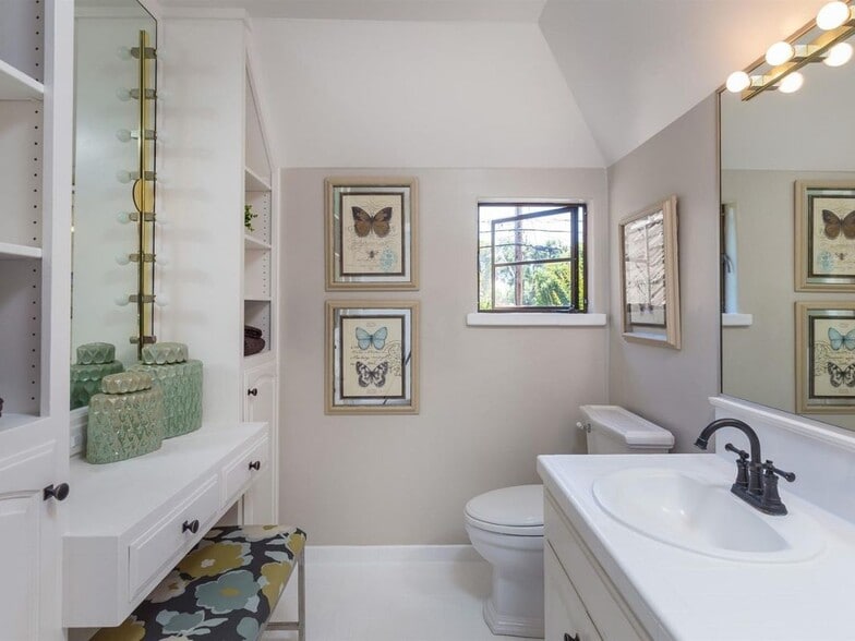 Building Photo - 1084 Fife Ave