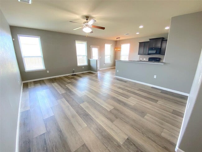 Building Photo - 122 Liard River Rd