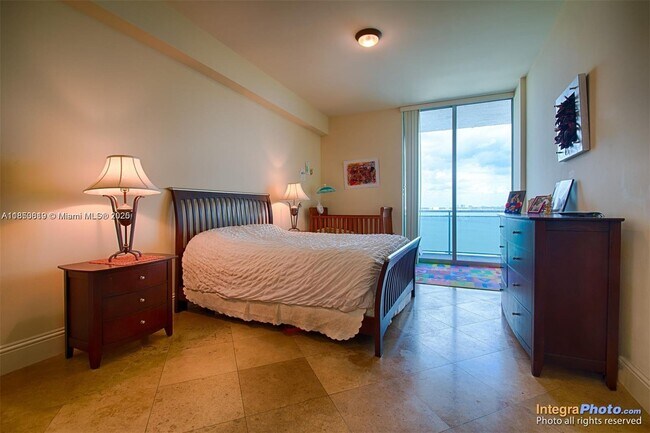 Building Photo - 7901 Hispanola Ave