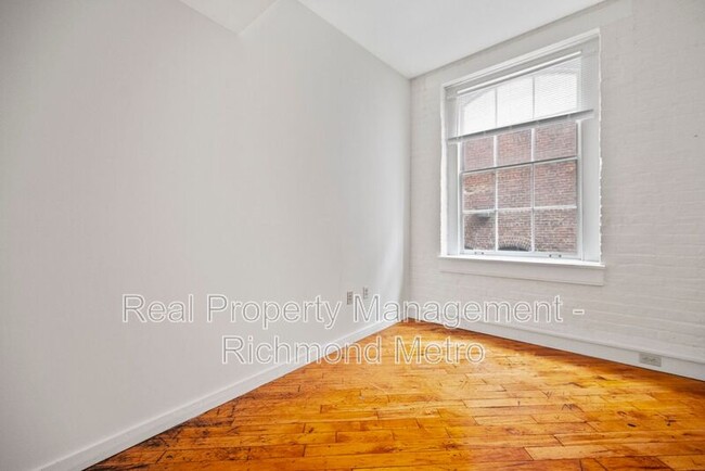 Building Photo - 21 S 13th St