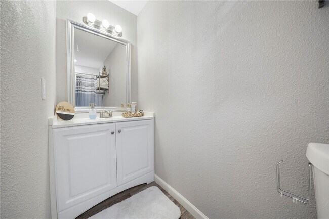 Building Photo - 2111 8th Ave N