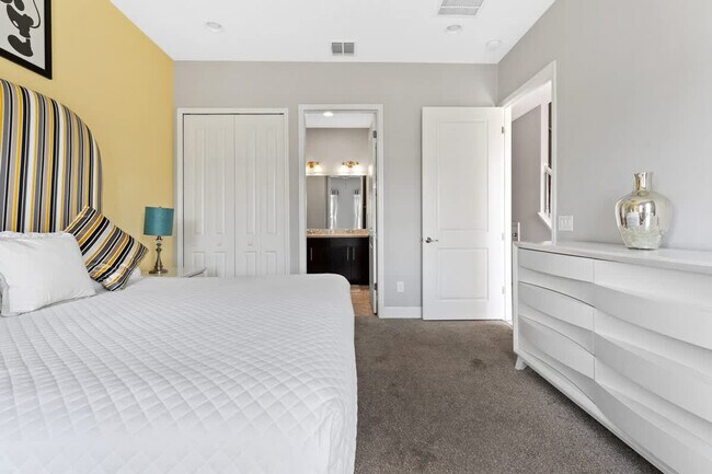 Building Photo - 466 Captiva Dr