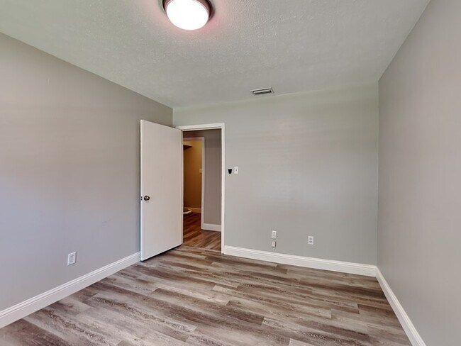 Building Photo - 2111 El Dorado Way