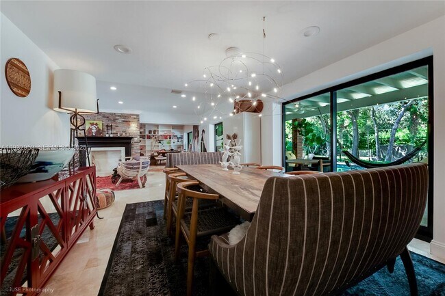 Building Photo - 10700 Old Cutler Rd