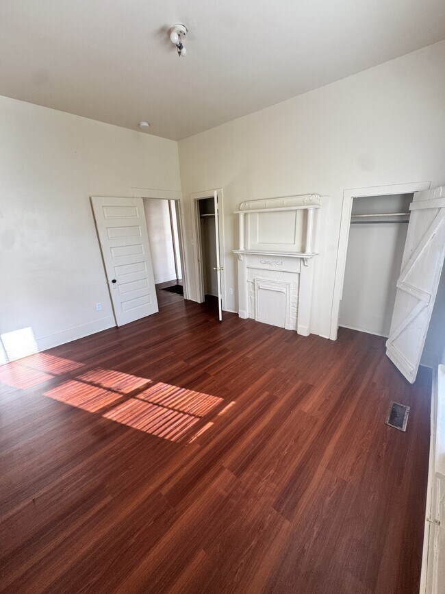 Building Photo - 4208 47th Ave N