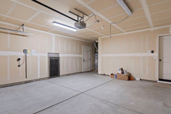 Building Photo - 5070 W Torana Dr