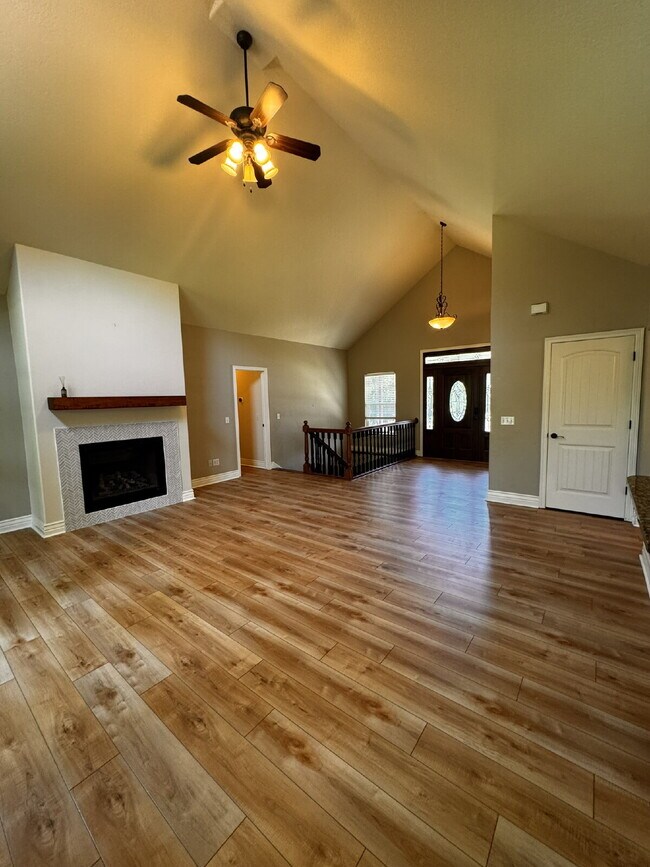 Building Photo - 17 Miller Dr