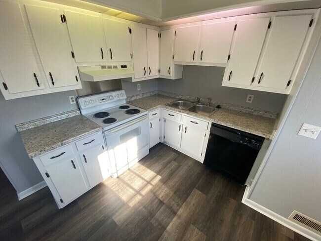 Building Photo - 135 Quita Cir
