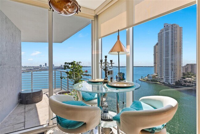 335 S Biscayne Blvd - 335 S Biscayne Blvd Miami FL 33131 | Apartment Finder
