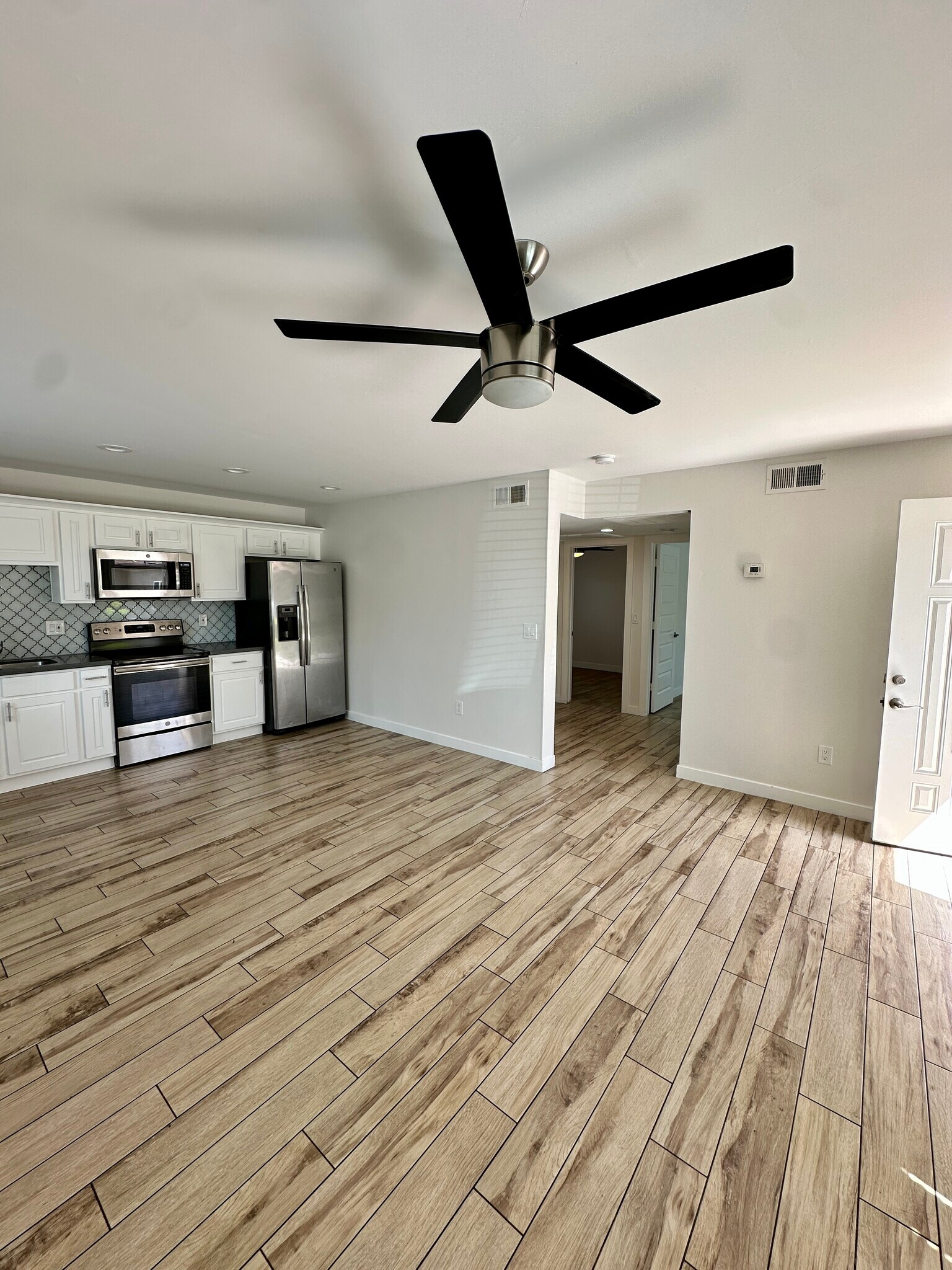 Building Photo - 2308 N 28th PL