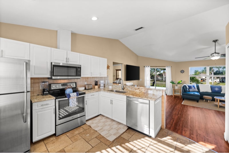 Building Photo - 5420 Chiquita Blvd S