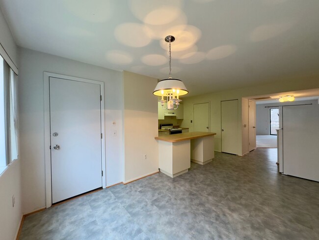 Building Photo - Spacious 2-Bedroom Condo in Owings Mills