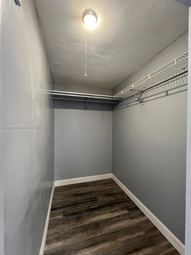 Building Photo - 451 NE 136th St