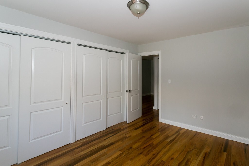 Building Photo - 696 Elm Pl