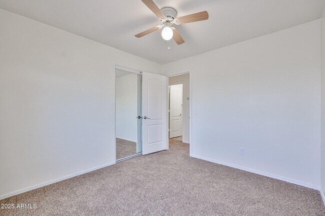 Building Photo - 25771 W Satellite Ln