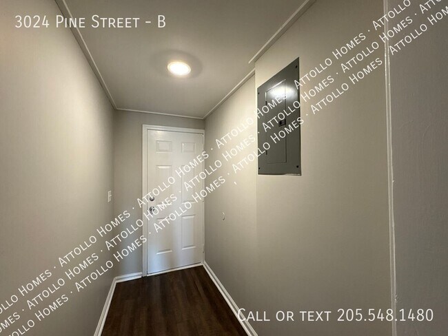 Building Photo - 3024 Pine St