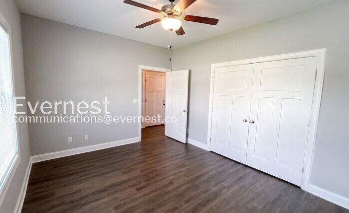 Building Photo - 5348 Roosevelt Rd