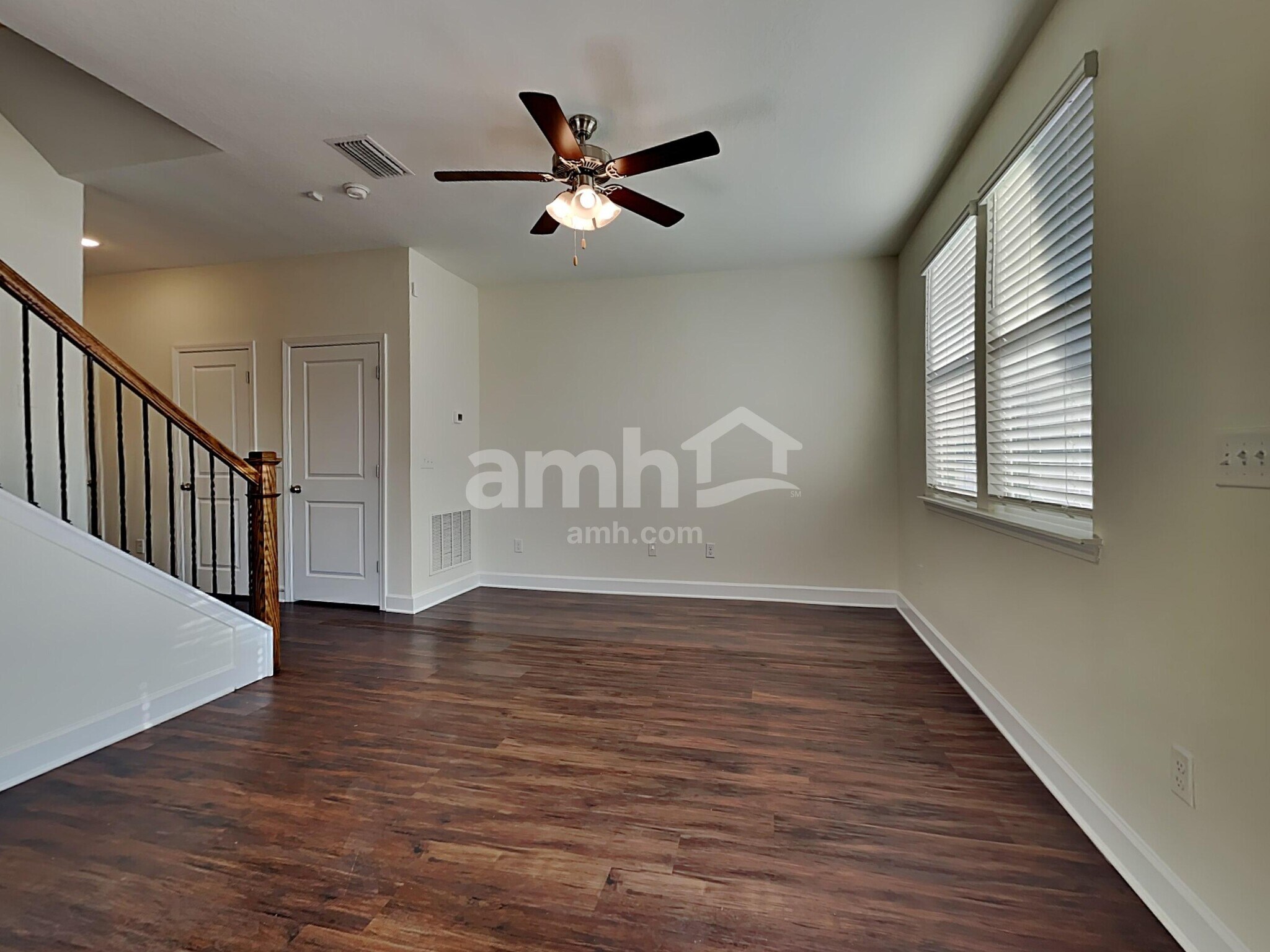 Building Photo - 975 Tan Tara Trl