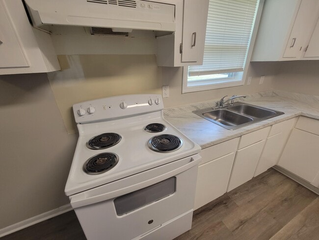 Building Photo - 3618 Audubon Pl