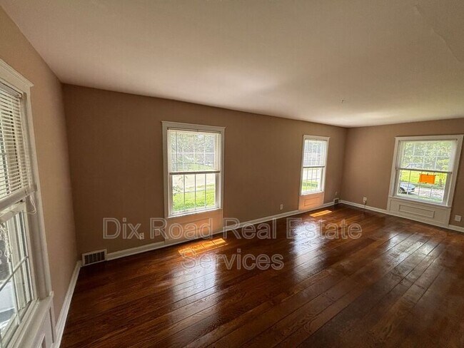 Building Photo - 502 Dick Ave