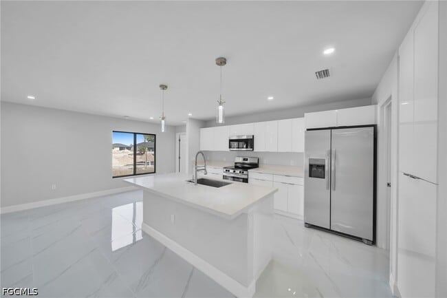 Building Photo - 2001 NW 20th St