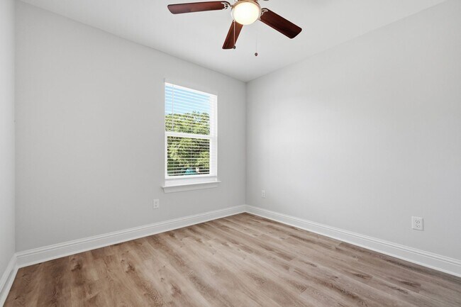 Building Photo - NEW Construction, be the FIRST to occupy this beautiful townhouse in Fort Walton Beach!