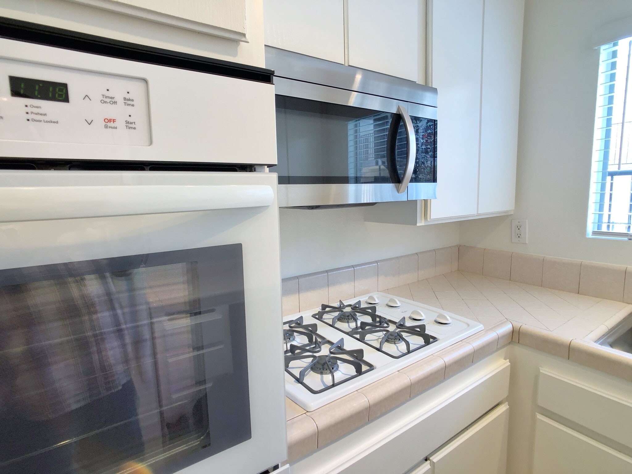 Building Photo - 3966 Cleveland Ave