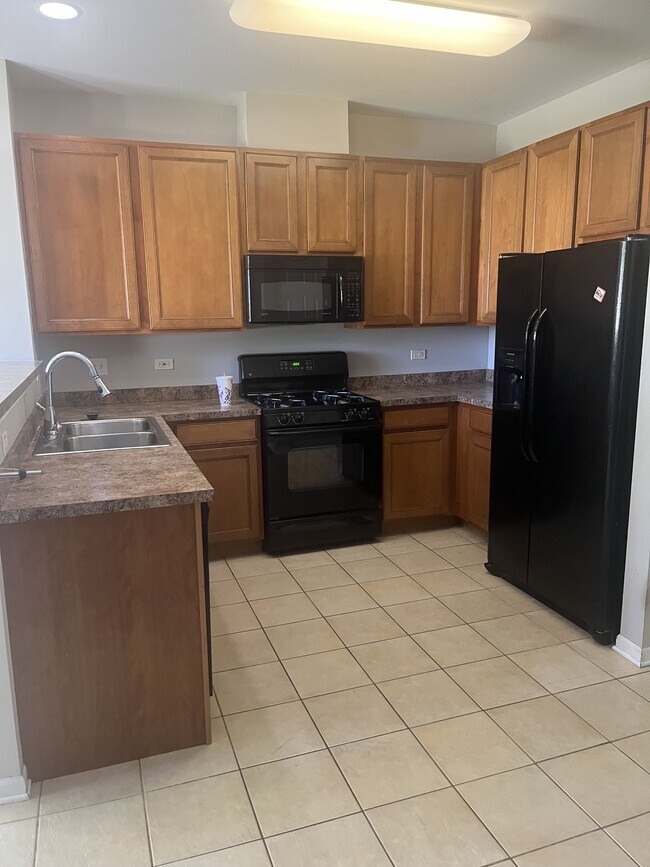Building Photo - 5752 Wildspring Dr