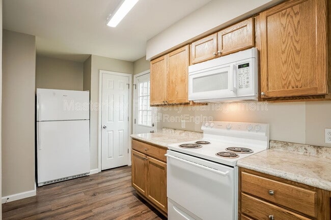 Building Photo - 121 S Atley Ln