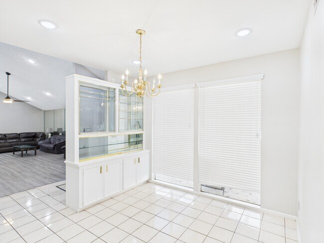 Building Photo - 7611 Hopewell Ln