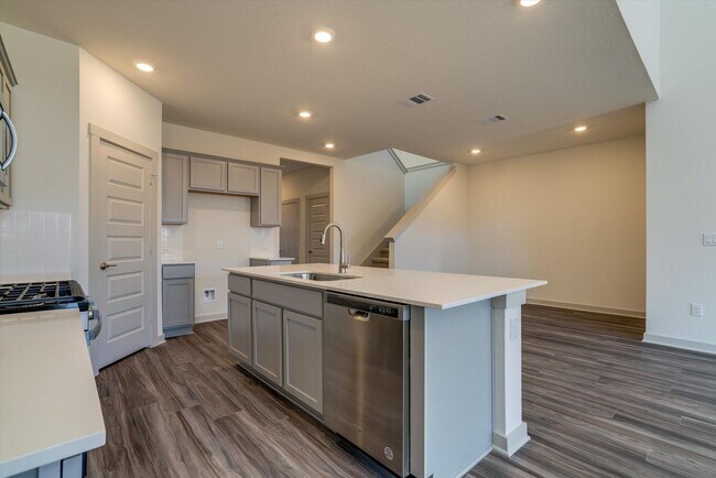 Building Photo - 200 Cupreata Ln