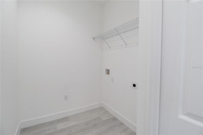Building Photo - 16816 SW 41st Ave Rd