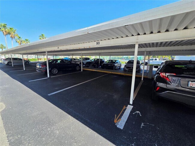 Building Photo - 7700 Sun Island Dr S