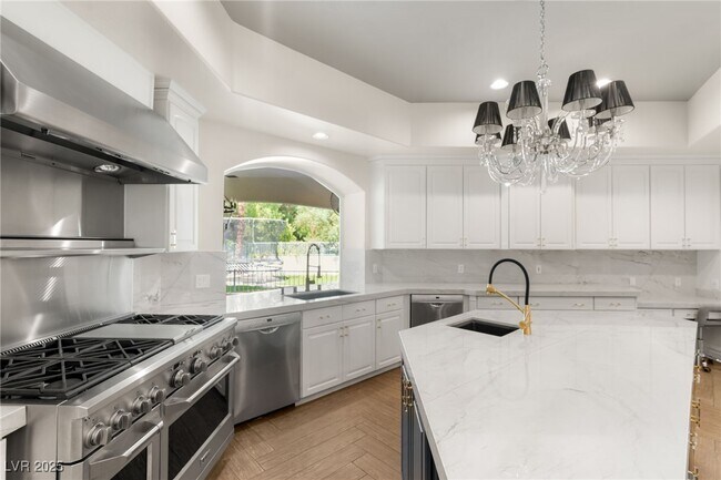 Building Photo - 2272 Coral Ridge Ave