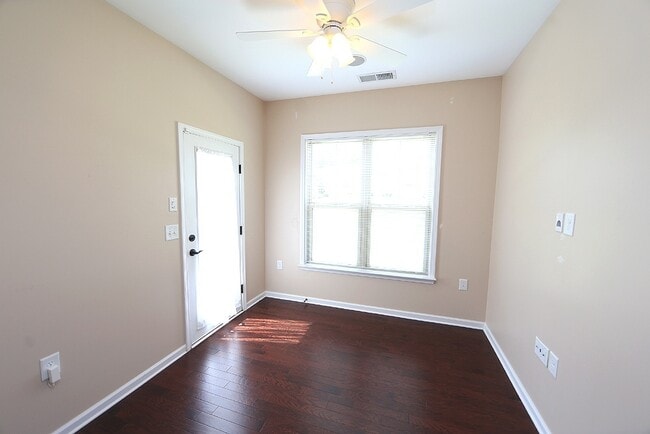 Building Photo - Upgraded End Unit Townhome in Brier Creek!